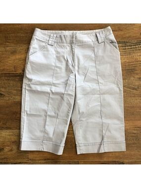 𝅺cherokee  Light Grey Cuffed Bermuda Pants